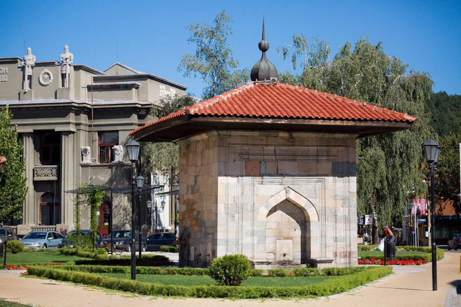 Разходка с магарета ще спечели най-добрия макет от опаковки на Голямата чешма в Самоков