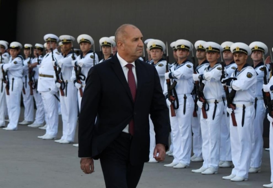 Радев: Стягат най-големия грабеж от 90-те години насам