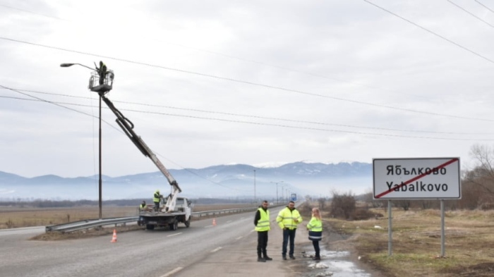 Община Кюстендил сама ще монтира осветлението край злополучното трасе при село Ябълково