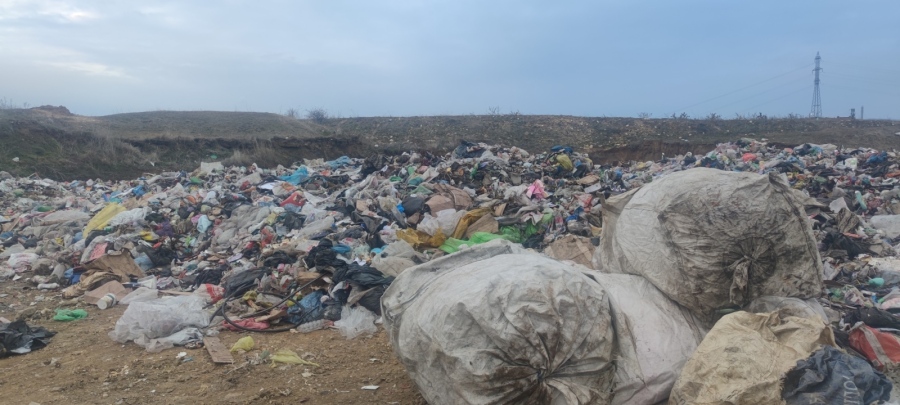 Връщат за преразглеждане преписката за заровените боклуци в местността \