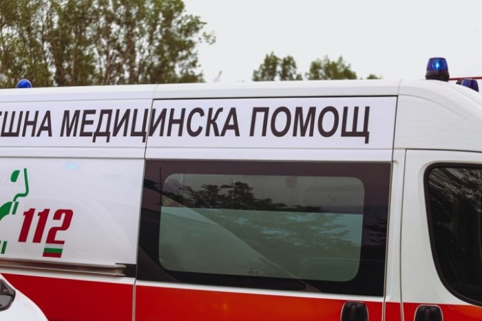 Мъртво пиян в 7 сутринта изскочи пред товарен автомобил в Перник, с фрактура е