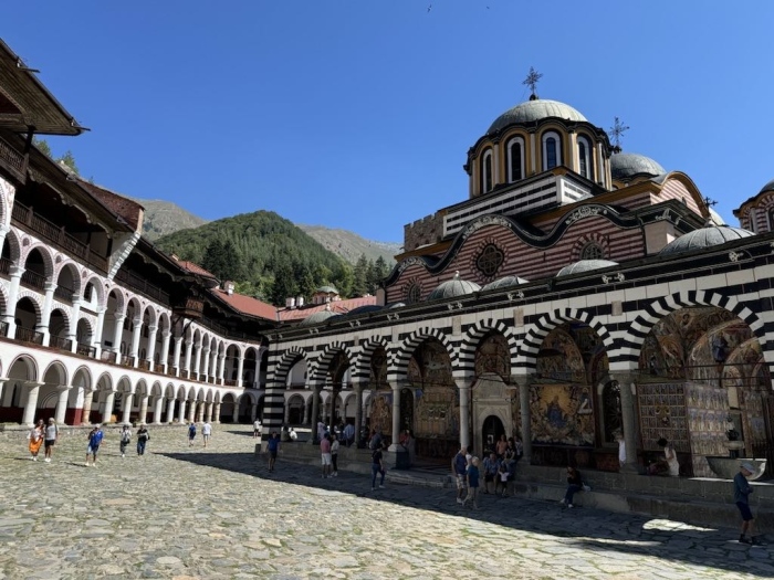 Голяма Богородица събира на молитви и курбани вярващи в Кюстендил, Бобов дол, Сапарева баня…