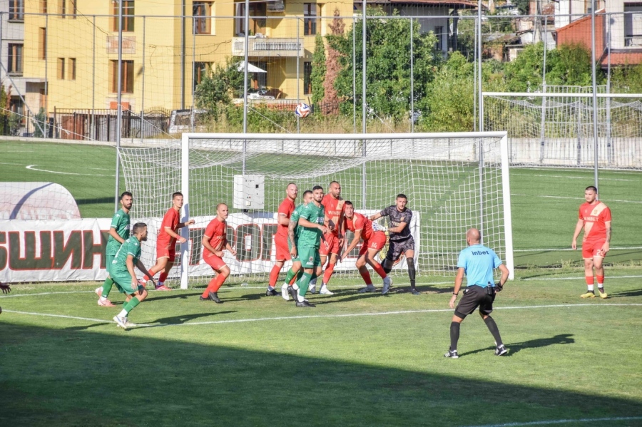 Ботев (Ихтиман) с лекота на финал! 4:0 срещу ФК Етрополе