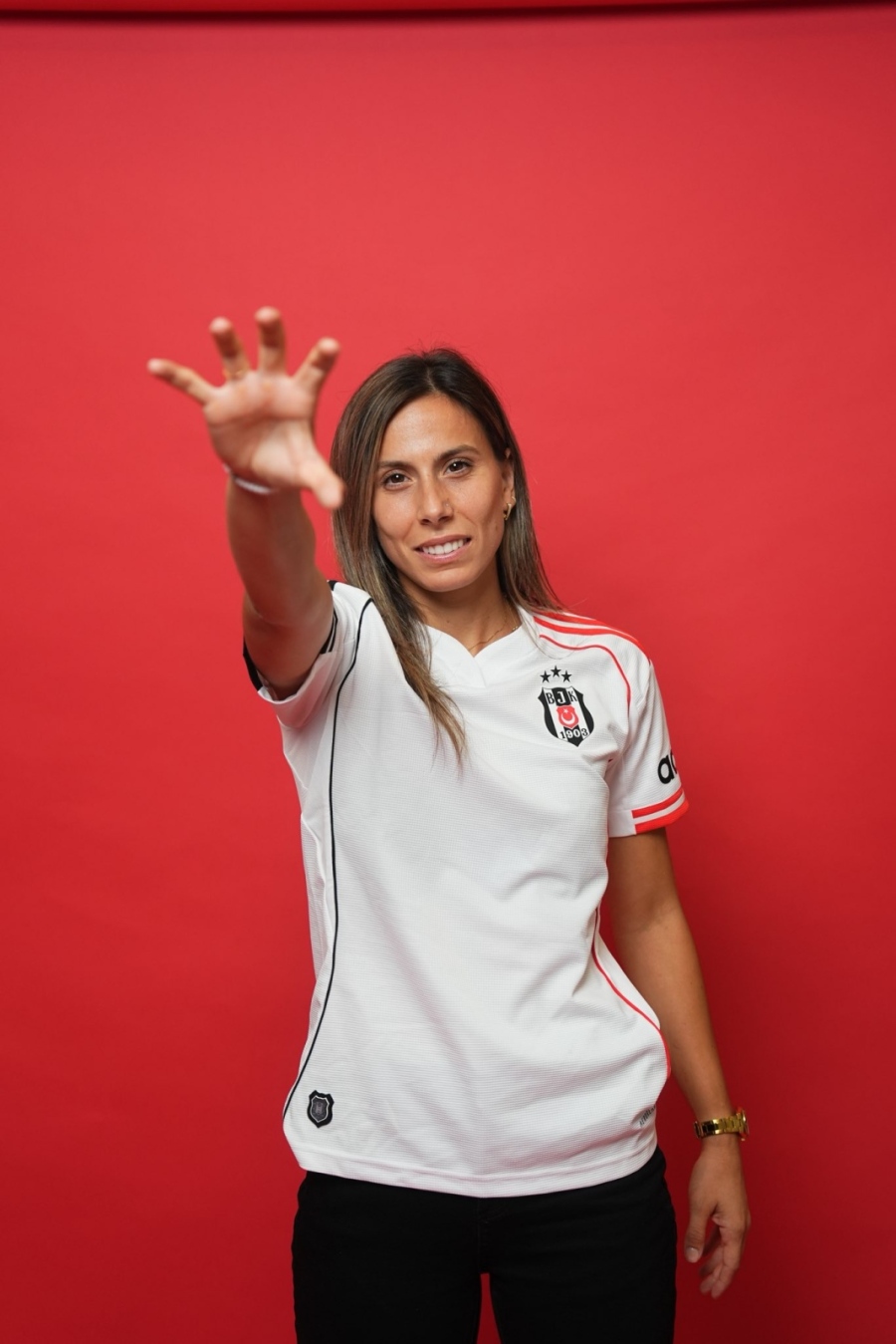 Евдокия от Хаджидимово: Горда съм да нося цветовете на исторически клуб като Бешикташ! Обичам Истанбул!