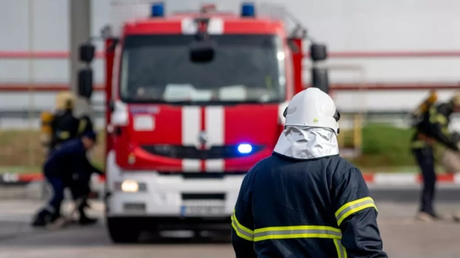 Мъж пострада при пожар на автомобила му край бензиностанция в Сандански  