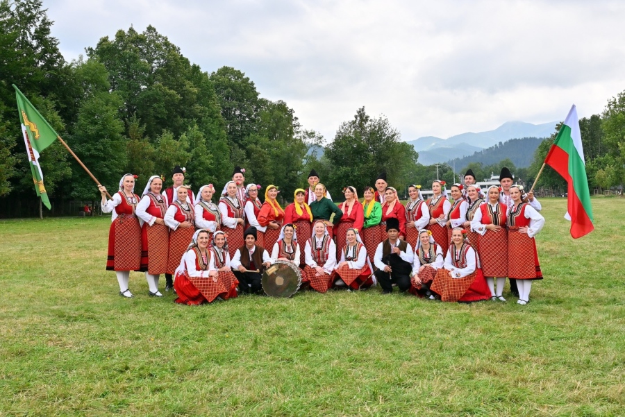 „Фуклите” от Банско представят България на фестивал в Полша с автентична банска сватба