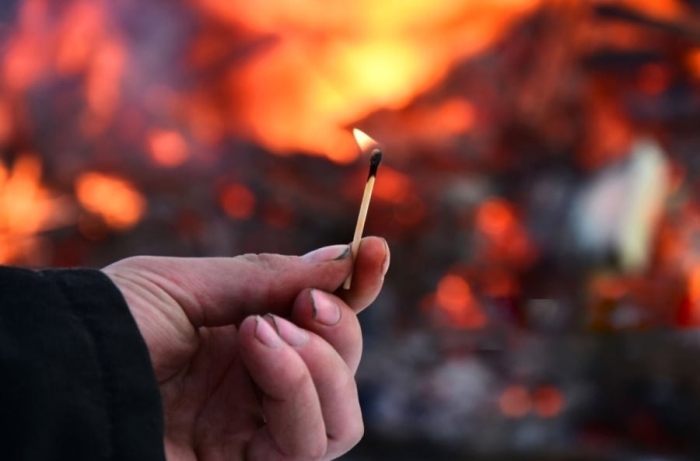 На целия хал в държавата! Два умишлени палежа в Самоковско, единият причинен от 9-годишно дете 