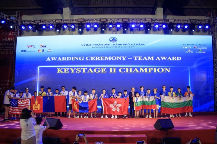 Българчета извоюваха 12 медала от престижна математическа олимпиада във Виетнам