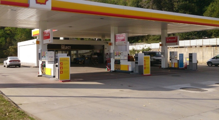 Перник сред областите с най-ниски цени на горивата: бензинът и дизелът паднаха под 2.40 лв.