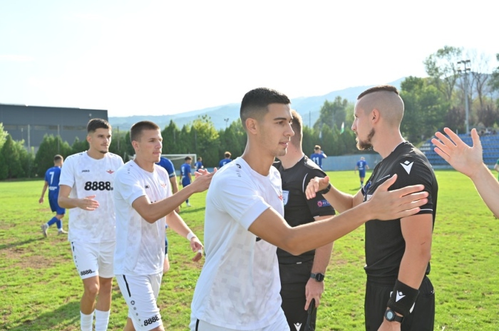 Септември (Симитли) натиска, но Левски II издържа: равенство без голове