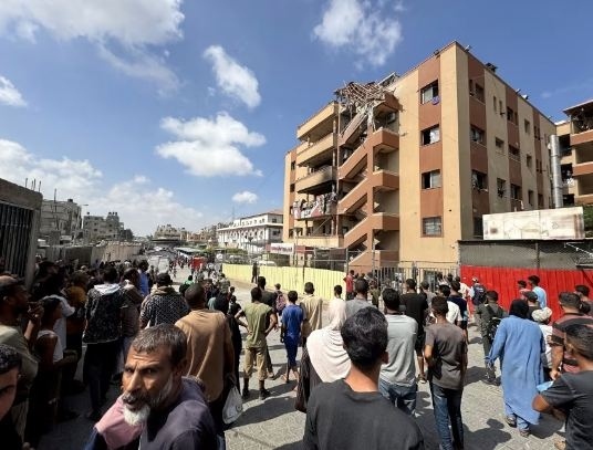 Израел бомбардира болница в Газа – убити са и репортери от световни медии!