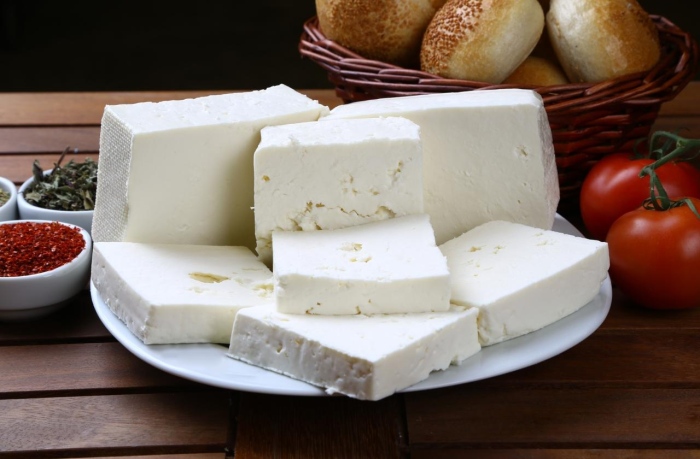 Фалшиво сирене на корем: почти 6 000 тона за половин година!