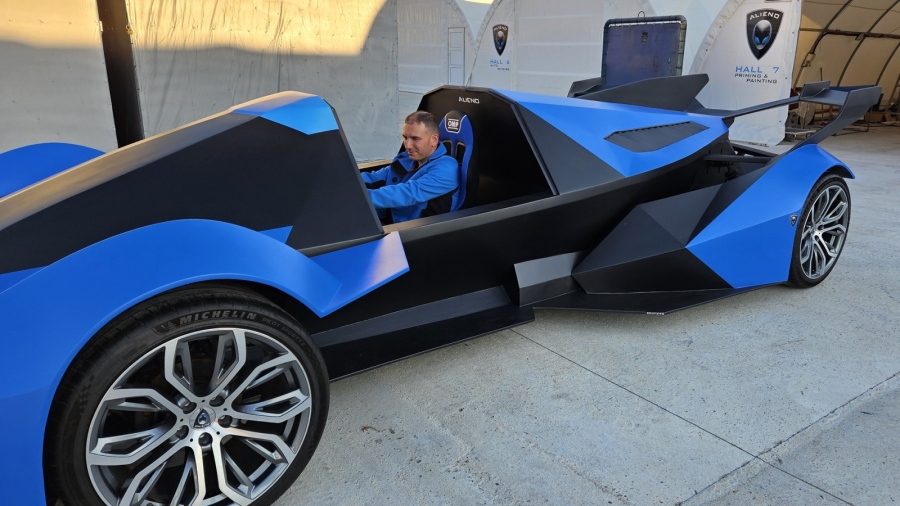 (ВИДЕО) От Туховища на пътя: първият български електрически хиперавтомобил вече се движи!