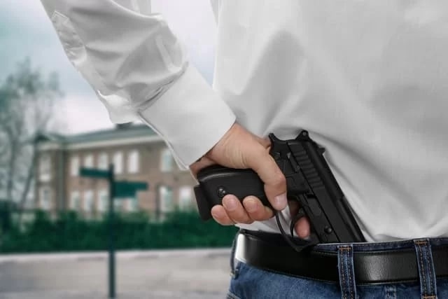 Задържаха перничанин, заплашил жена му с убийство 