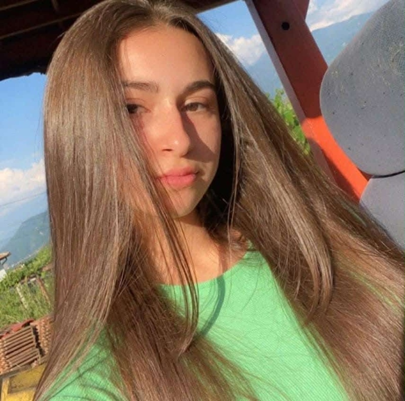 Зов за помощ! 19-годишната Валентина от Симитли се нуждае от помощ в битката с тежко заболяване