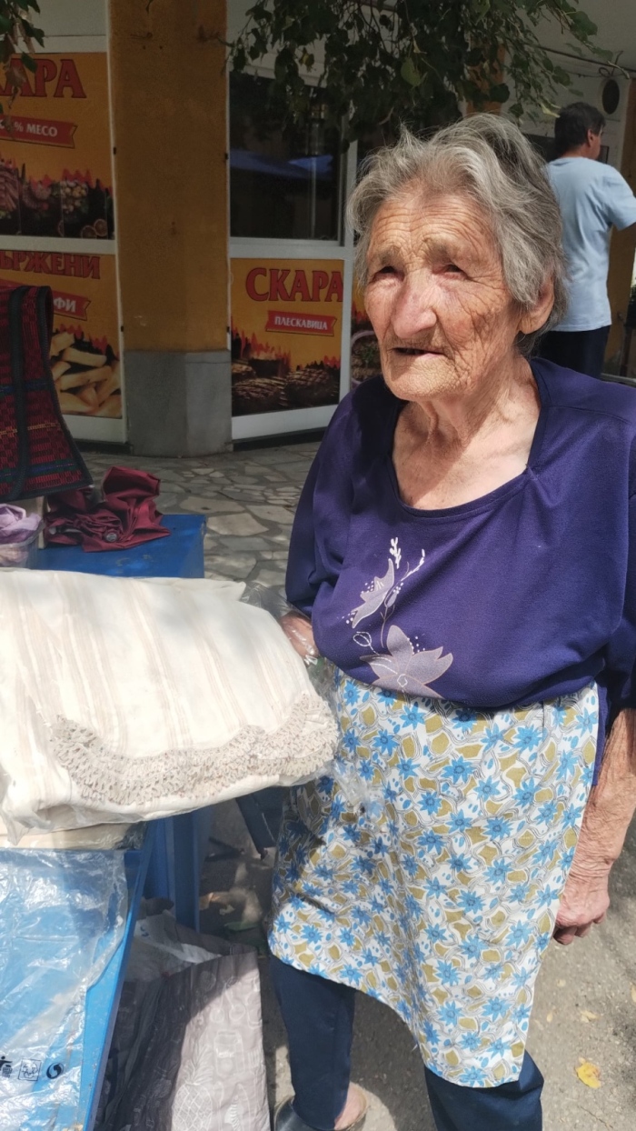 89-годишната баба Василка на пазара в Кюстендил: Еврото ли? Па, не е кой знае какво…