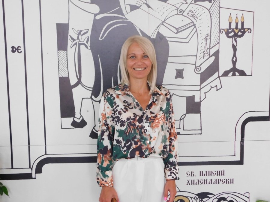 Начална учителка от Банско спечели конкурса за директор на училището в Добринище
