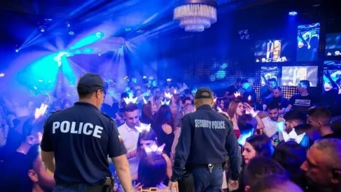 Изведоха осем непълнолетни от нощни заведения в Самоков 