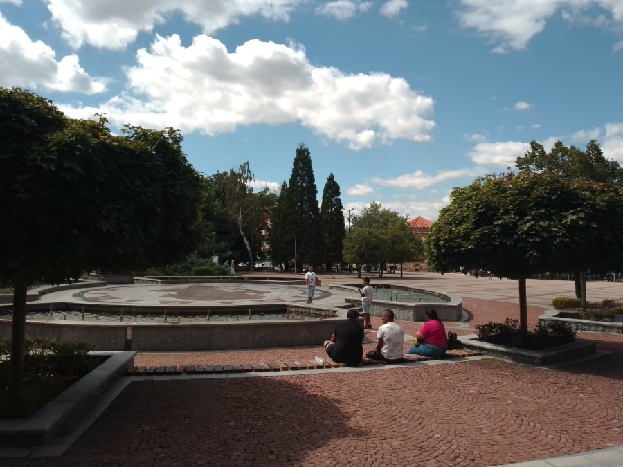 Счупени лампи на фонтаните в Дупница може да доведат до инциденти