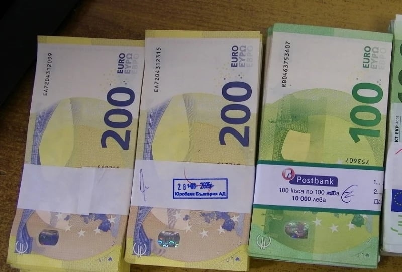 Задържаната македонка с укрити 89 000 евро на Гюешево се призна за виновна, получи условна присъда 