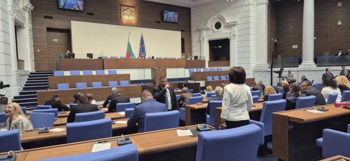 Депутатите се върнаха в парламента: Димчо Димчев алармира за законопроект, който ще задължава влизането на общините в Асоциацията по ВиК
