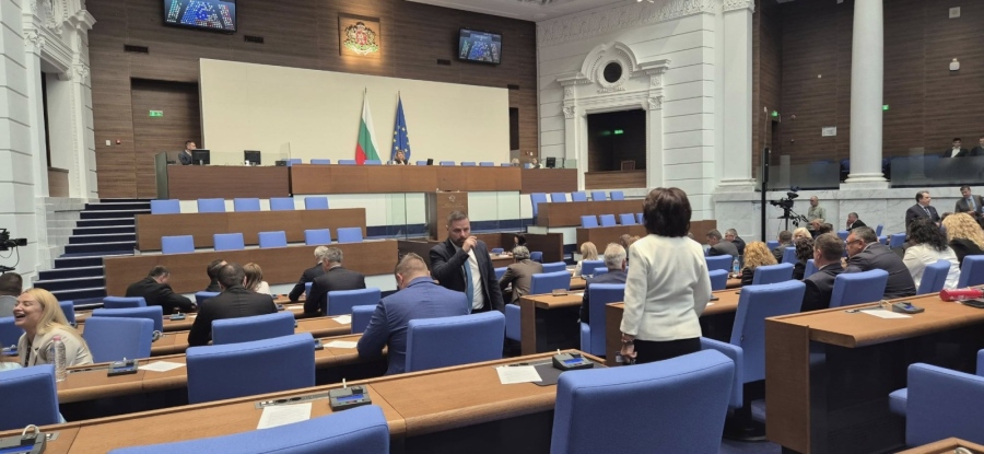 Депутатите се върнаха в парламента: Димчо Димчев алармира за законопроект, който ще задължава влизането на общините в Асоциацията по ВиК