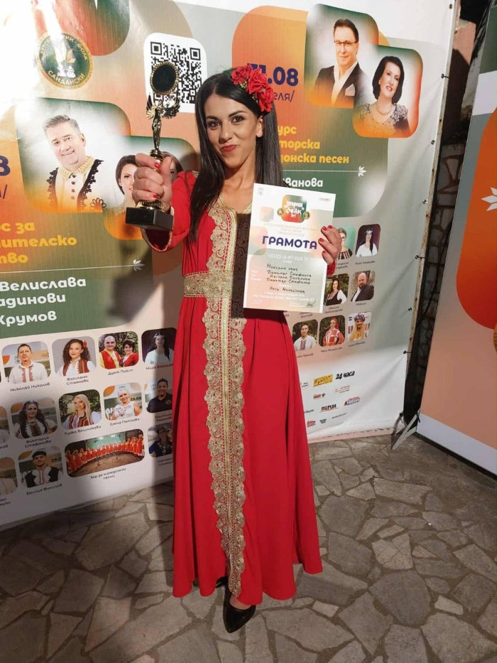 Любимката на публиката Нели Михайлова донесе в Банско голямата награда на Фен Фолк ТВ