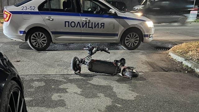 Младежи с тротинетки пребиха шефа на полицията в Русе заради забележка