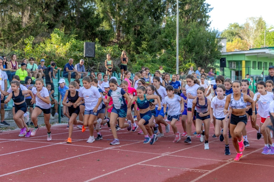 Атлети от Перник и Благоевград с призови класирания на турнира „Борис Мулешков“