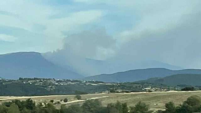 Пожарът в Рила под връх Исмаилица се разраства, на площ над 500 дка