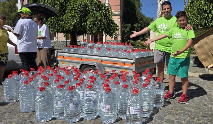 Гората бг дари 2700 литра вода за жителите на Брезник 