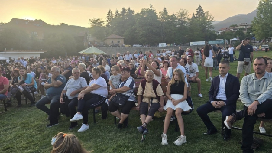 „Бачево празнува“ – стотици се събраха в ритъма на танца, традицията и песента