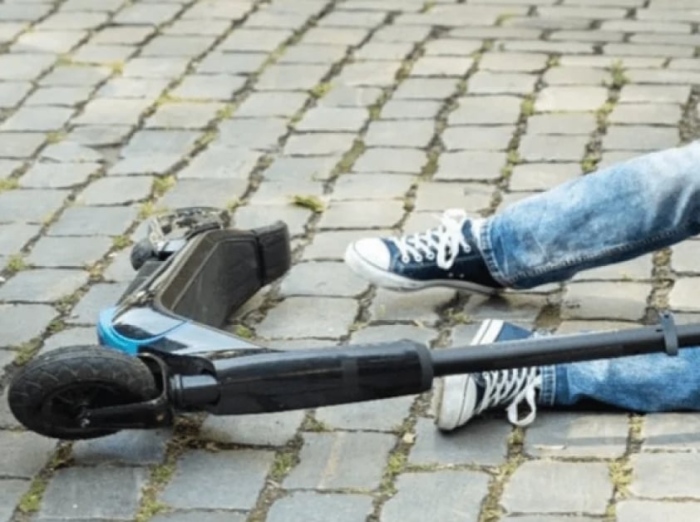 Мъж е с опасност за живота след падане от тротинетка в комплекс край Разлог 