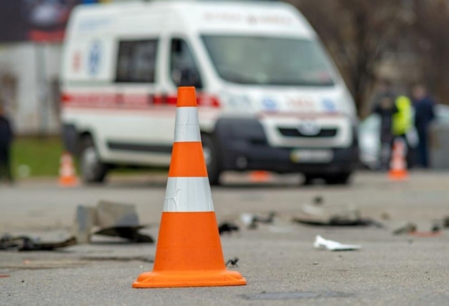 Блъснаха възрастен мъж в Радомир при маневра на заден ход 