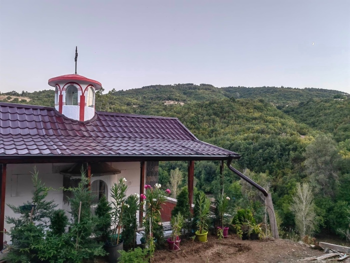 Бивш миньор построи параклис в Цървище