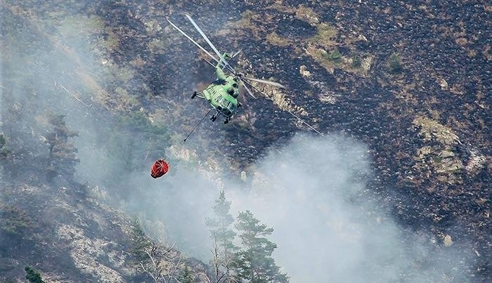 Хеликоптер и военни срещу пожара под връх Исмаилица