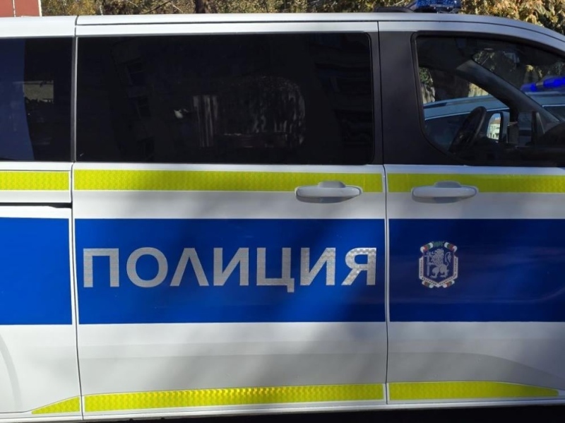 Задържаха петима при акция на полицията в Перник