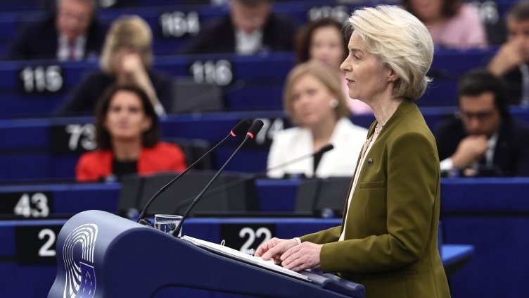 Викове и освирквания в ЕП белязаха речта на Урсула фон дер Лайен (ВИДЕО)