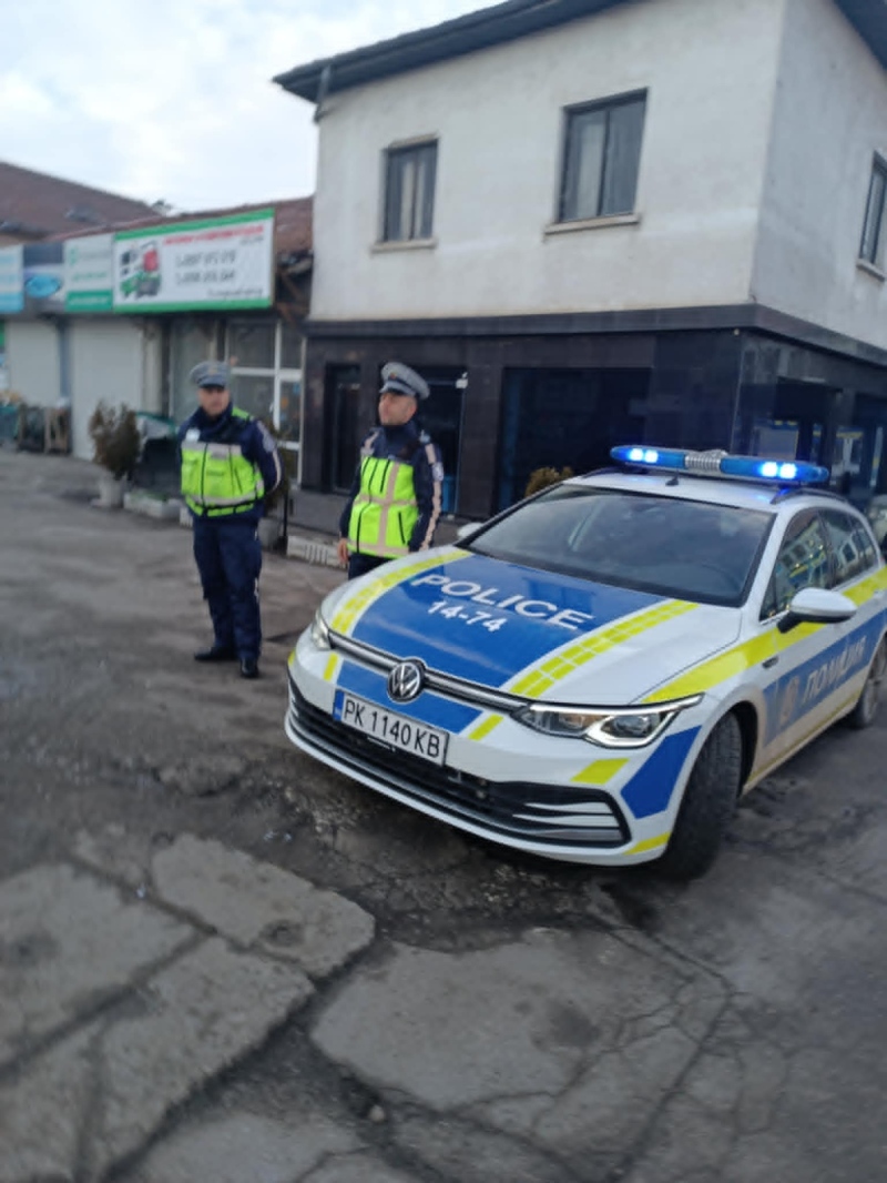 Младежи между 18 и 22 год. са задържани с наркотици до детска градина и училище в Перник