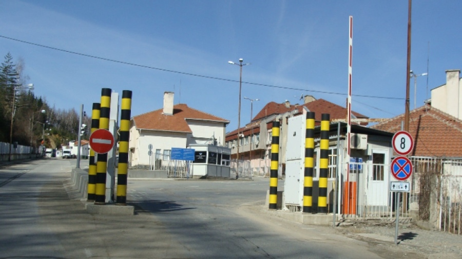 Задържаха под стража албанец, издирван за опит за убийство в Италия