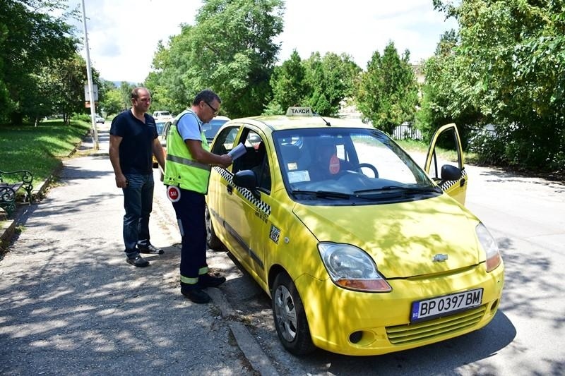 Арестуваха дилър при проверка на таксиметров автомобил в Кюстендил