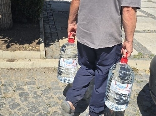 Освобождават държавните резерви от бутилирана вода за питейни нужди на Брезник