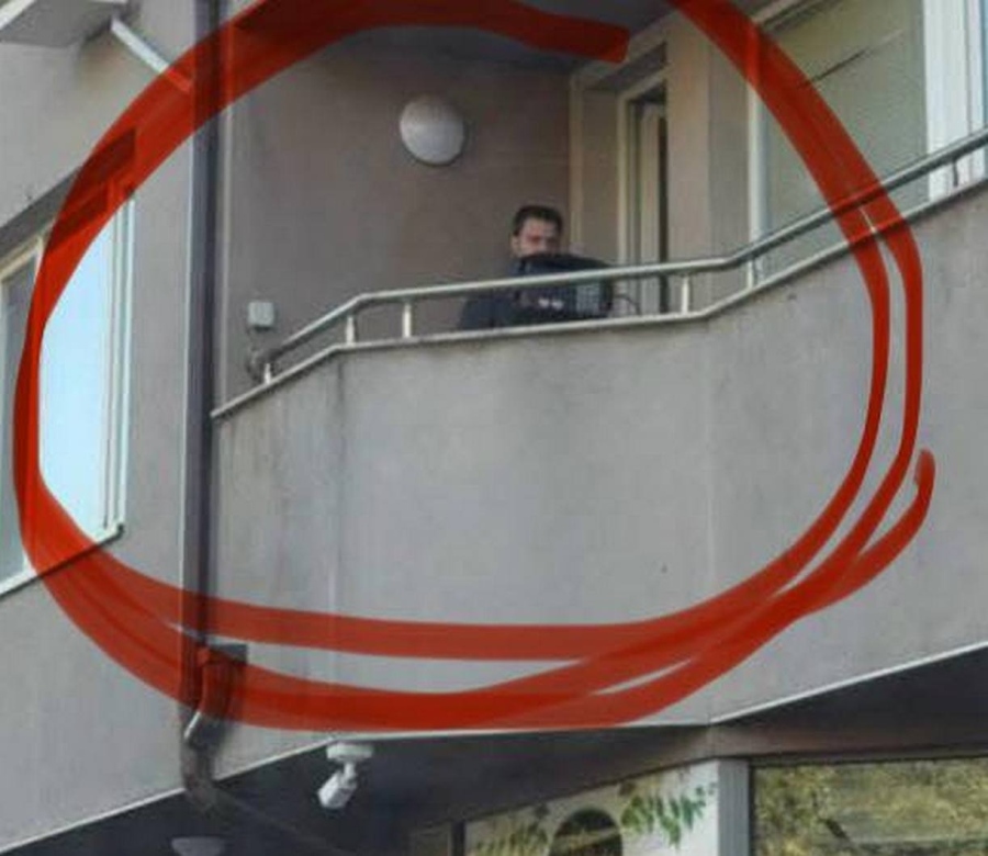 Шофьори, пазете се! Катаджия дебне за нарушители с пътна камера от терасата си