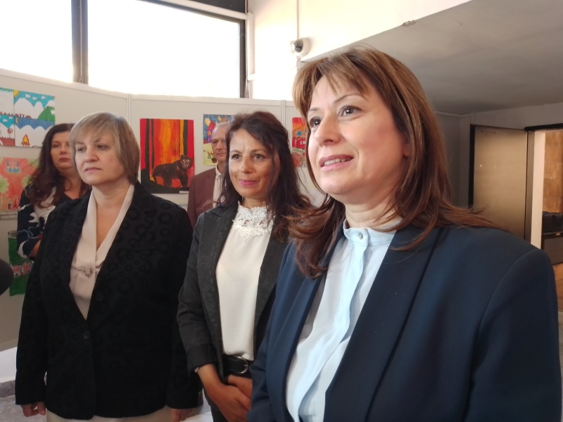 Велислава Делчева и Весела Караиванова от Дупница: Пенсиите няма да се обезценят с еврото