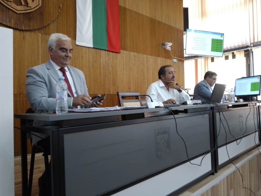 Първан Дангов внася отново предложението за поскъпване на таксите и цените на услугите в Дупница