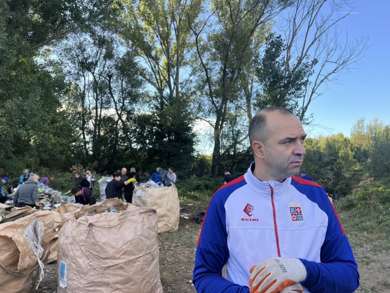 Общината и доброволци от Кюстендил събраха 5,6 тона отпадъци за по-чиста България