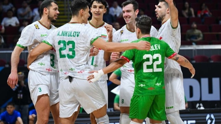 Великани! България прегази Португалия навръх националния ни празник