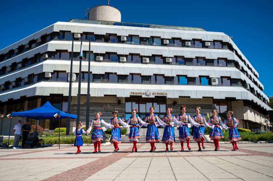Община Дупница тържествено отбеляза 117 години от обявяването на Независимостта на България (СНИМКИ)