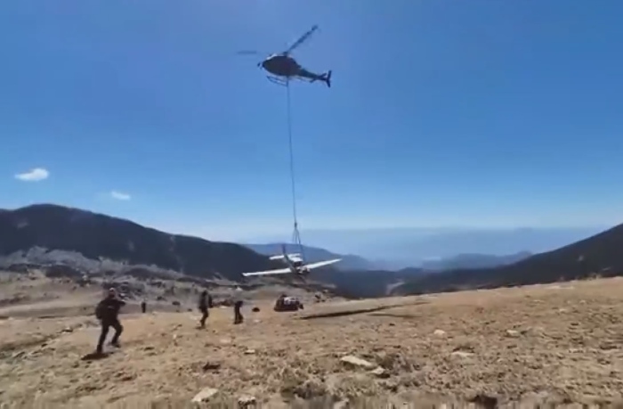 Транспортираха авариралия самолет в Пирин (ВИДЕО)