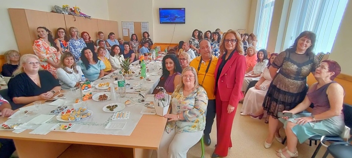 Второ ОУ в Гоце Делчев изпрати 2-ма дългогодишни  учители в заслужена пенсия